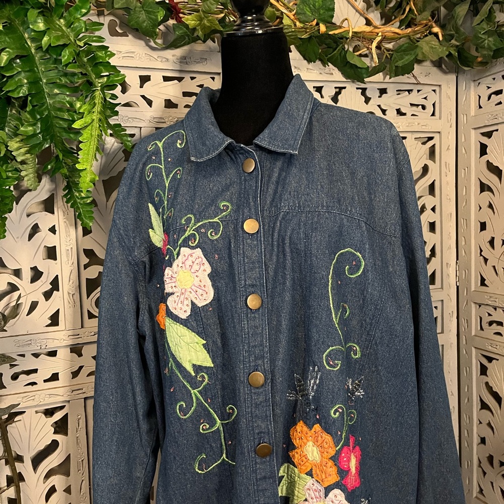 TAPESTRY PATCH VINTAGE DENIM & FLORAL EMBELLISHMENT LONG SLEEVE JEAN JACKET - Picture 2 of 12